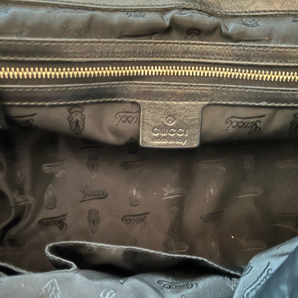 Elegant Authentic Gucci Tapestry Handbag - Picture 11 of 15